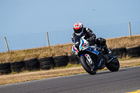 anglesey-no-limits-trackday;anglesey-photographs;anglesey-trackday-photographs;enduro-digital-images;event-digital-images;eventdigitalimages;no-limits-trackdays;peter-wileman-photography;racing-digital-images;trac-mon;trackday-digital-images;trackday-photos;ty-croes